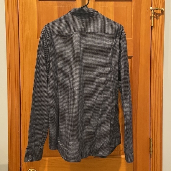 Banana Republic Untucked Fit Blue Plaid Long Sleeve Button-Down Shirt Size Large - Picture 3 of 4